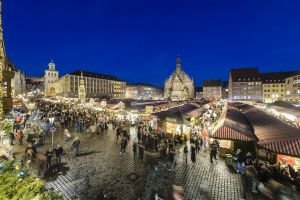 Christkindlesmarkt am Abend