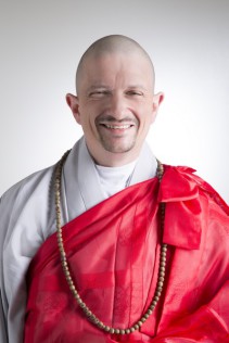 Großmeister Venerable Chi Sim als Chan Buddhistischer Mönch 2016 (Venerable Chi Sim / Hae Sun) in traditioneller Robe